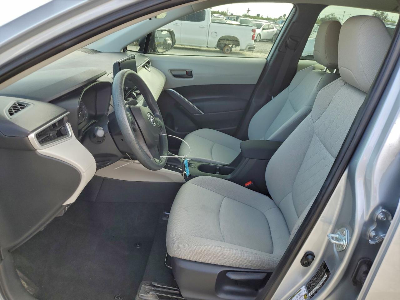2023 TOYOTA COROLLA CROSS L photo 7