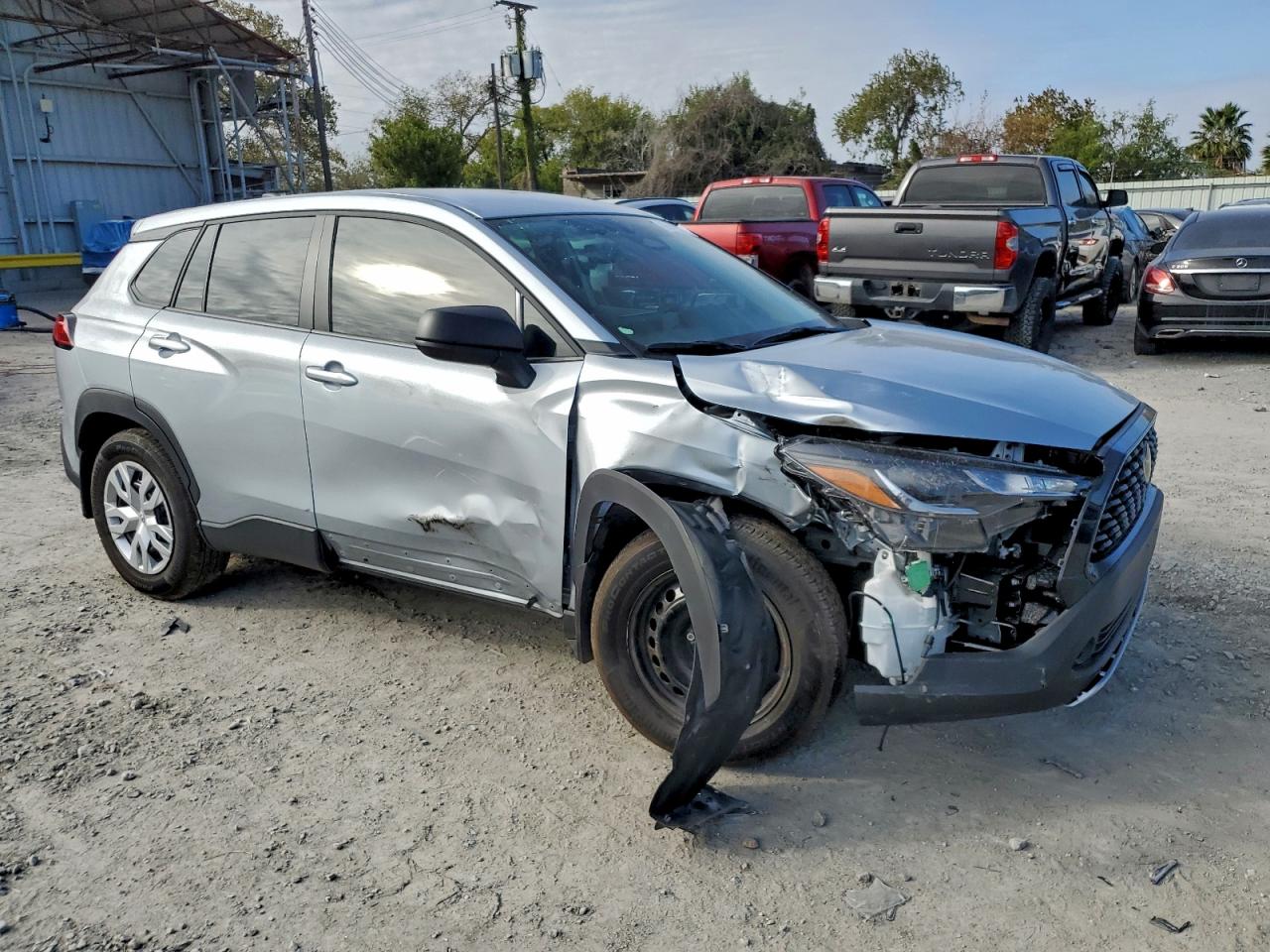 2023 TOYOTA COROLLA CROSS L photo 4
