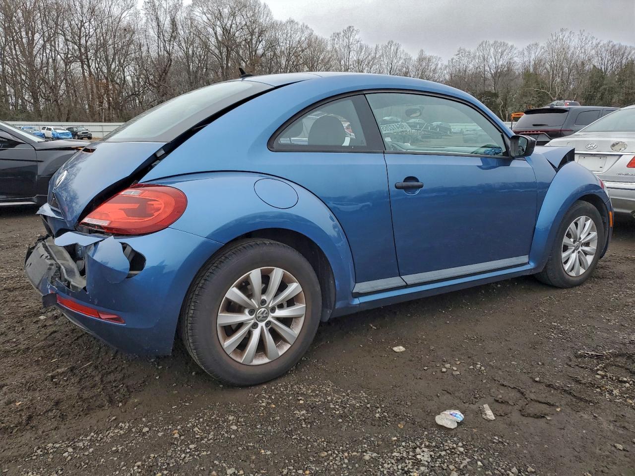 2017 VOLKSWAGEN BEETLE 1.8T photo 3