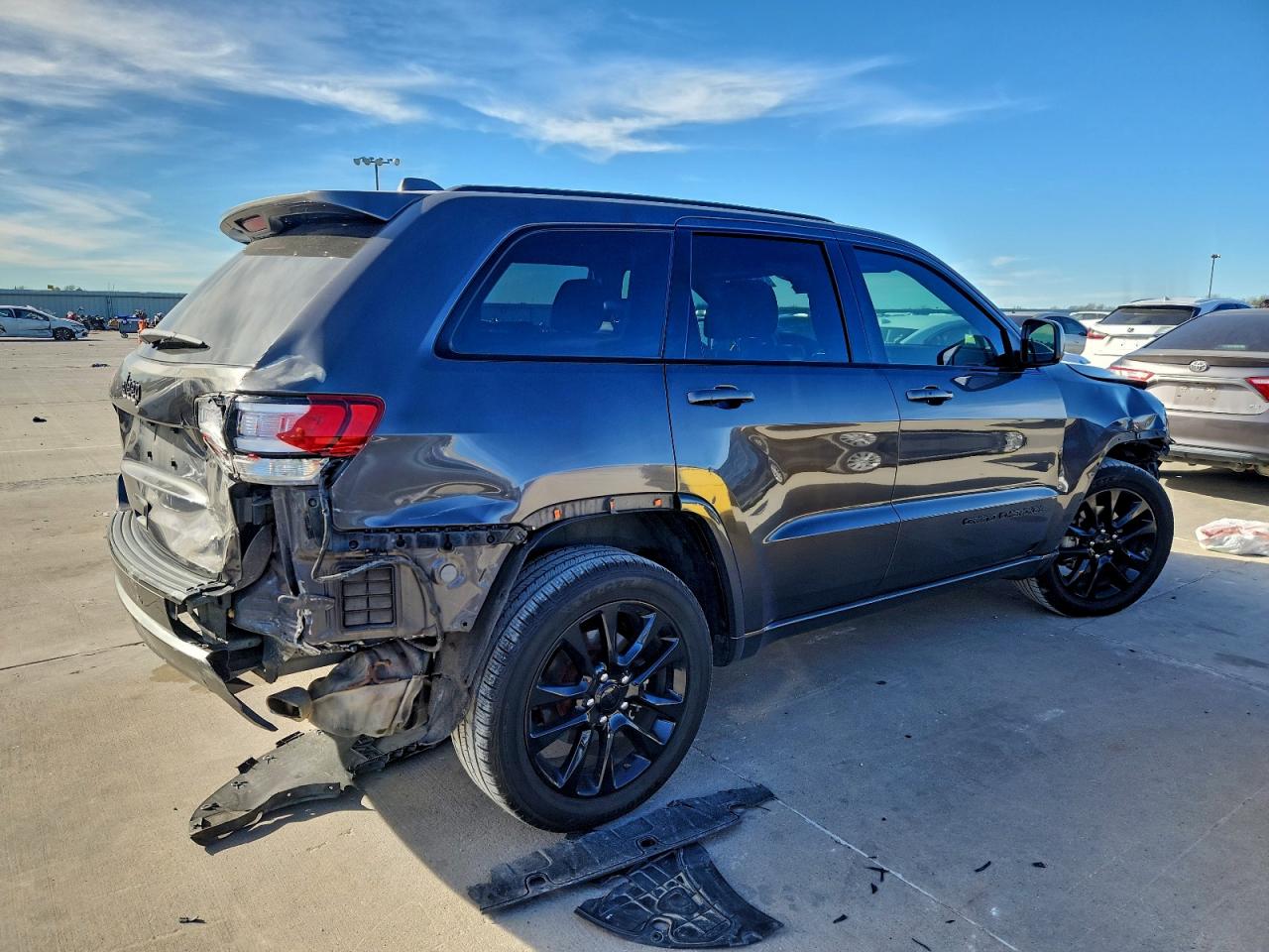 2018 JEEP GRAND CHEROKEE LAREDO photo 3