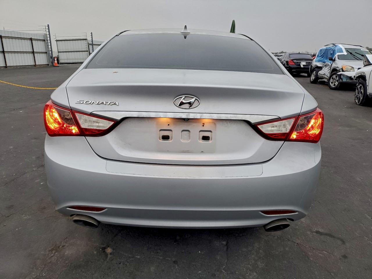 2012 HYUNDAI SONATA SE photo 6