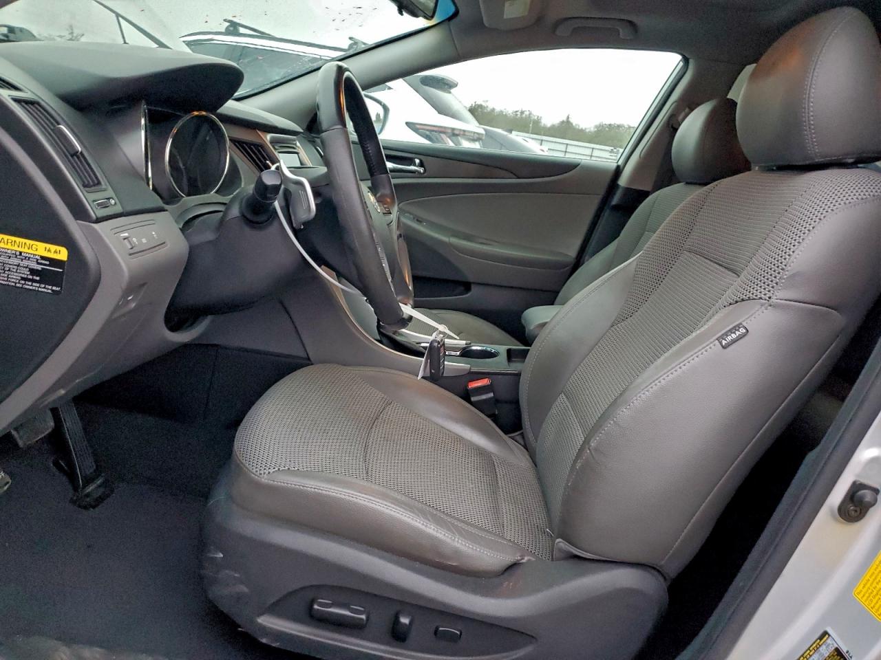 2012 HYUNDAI SONATA SE photo 7