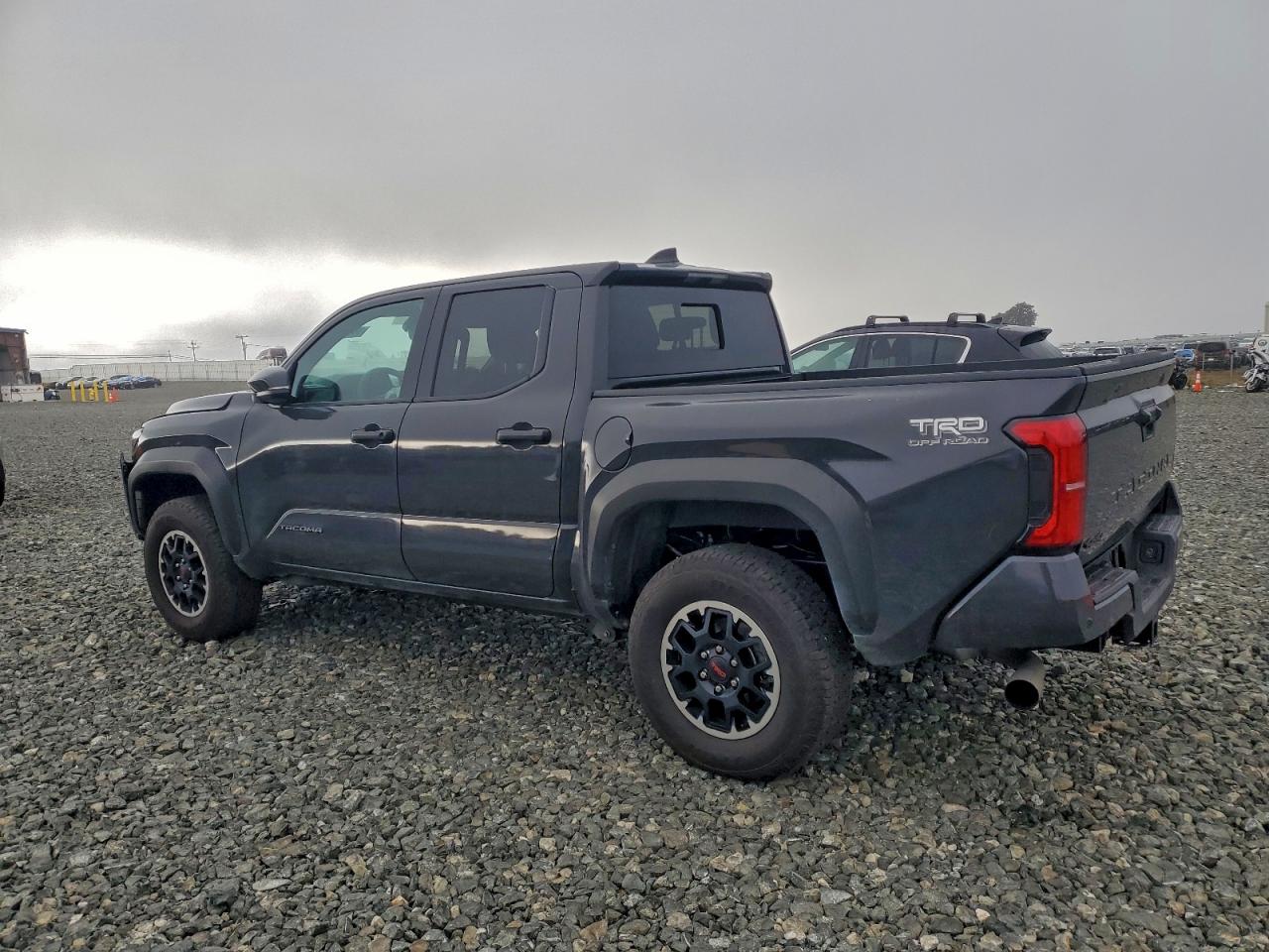 2024 TOYOTA TACOMA DOUBLE CAB photo 3