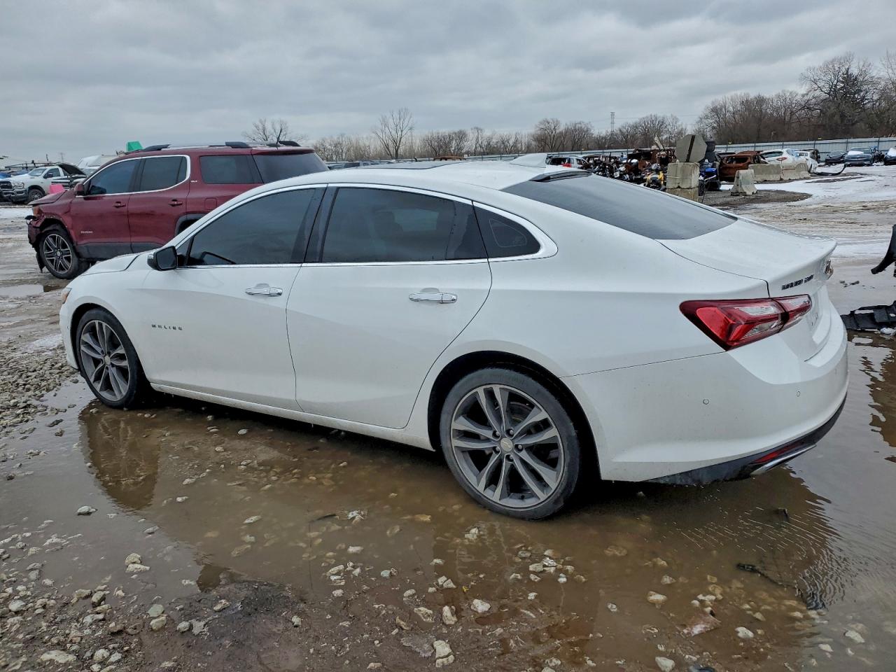 2020 CHEVROLET MALIBU PREMIER photo 2