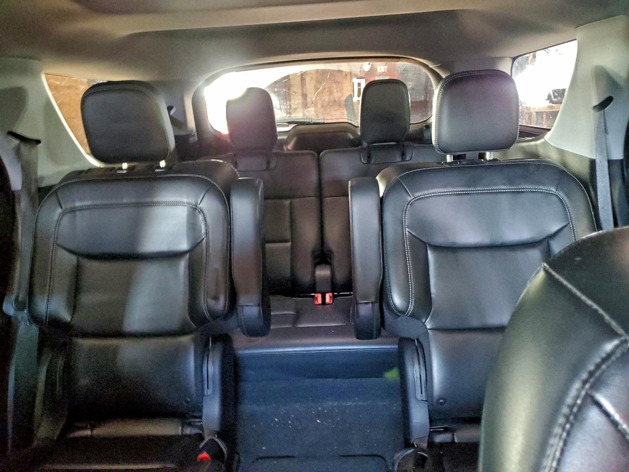 2021 FORD EXPLORER XLT photo 10