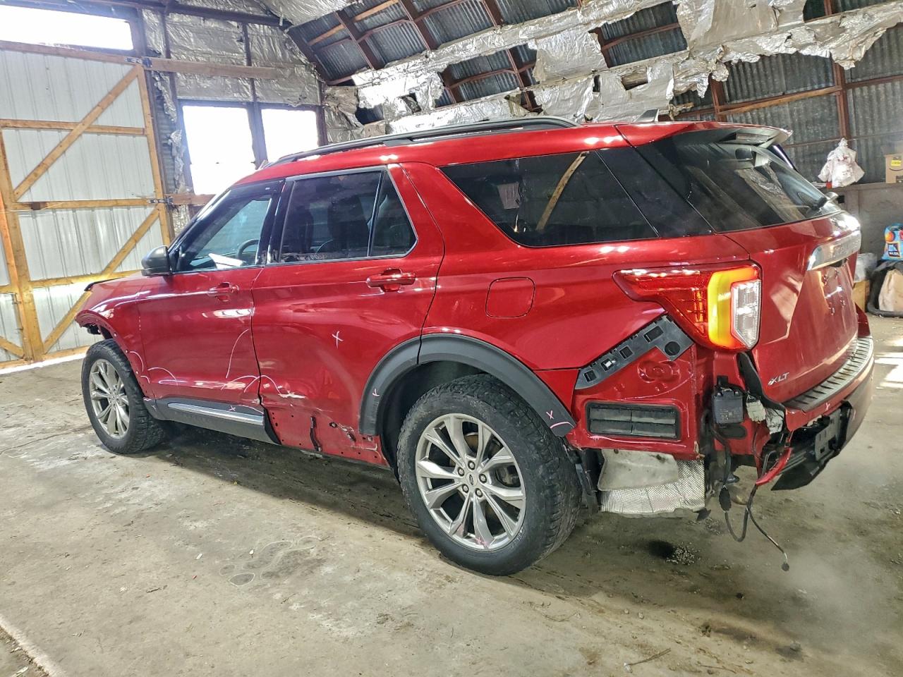 2021 FORD EXPLORER XLT photo 2