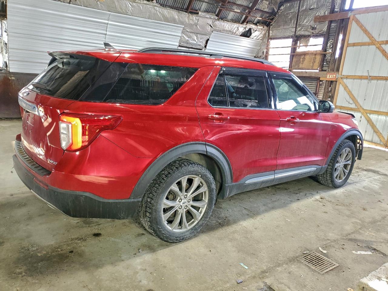 2021 FORD EXPLORER XLT photo 3