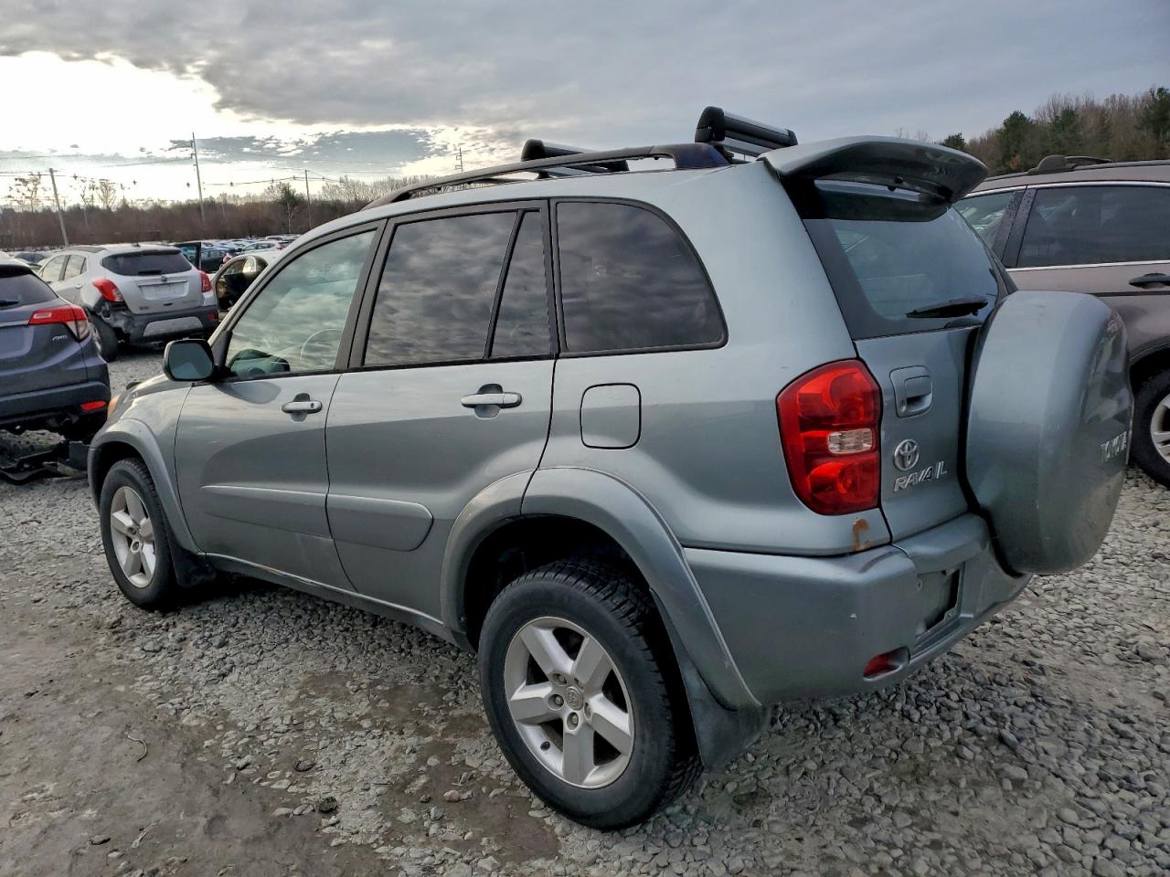 2005 TOYOTA RAV4 photo 2