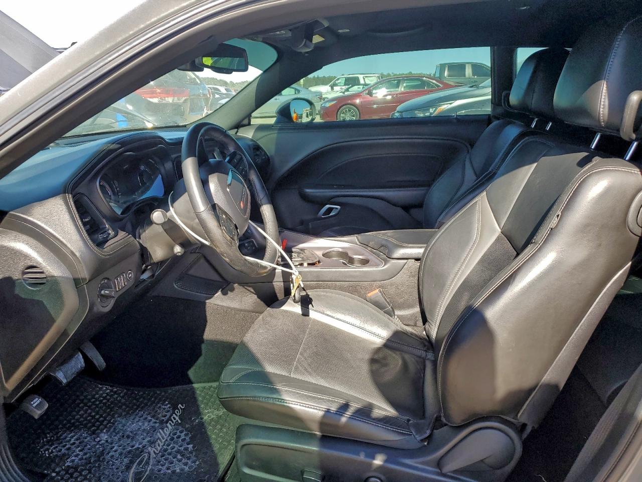 2023 DODGE CHALLENGER SXT photo 7