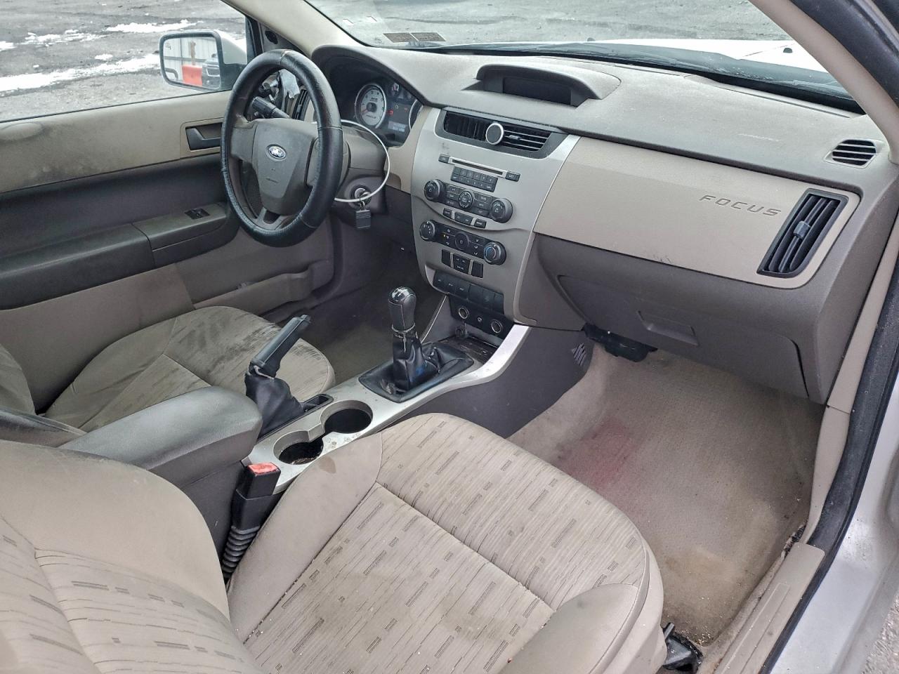 2009 FORD FOCUS SE photo 8