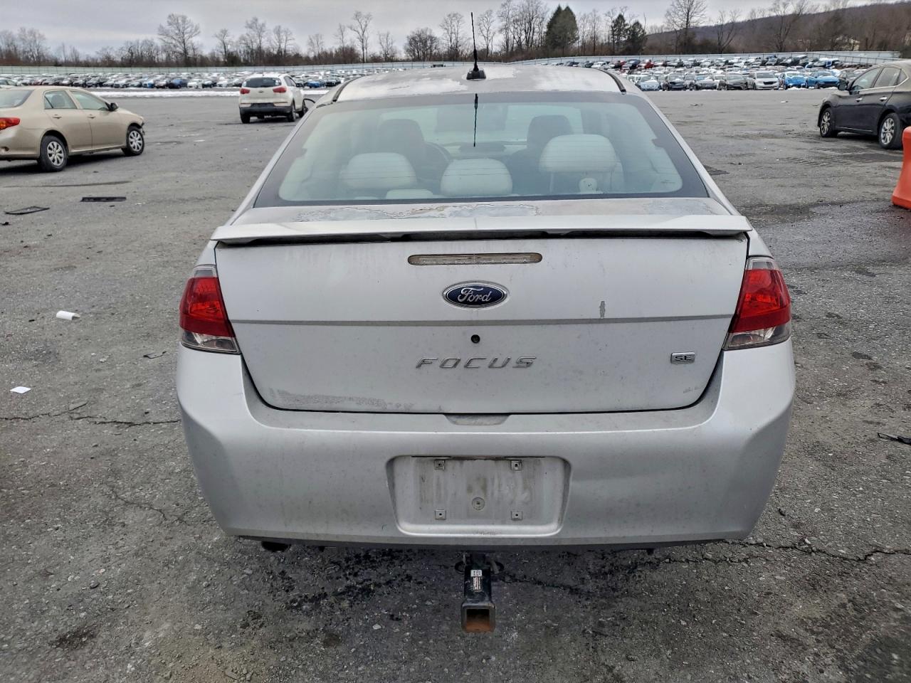 2009 FORD FOCUS SE photo 6