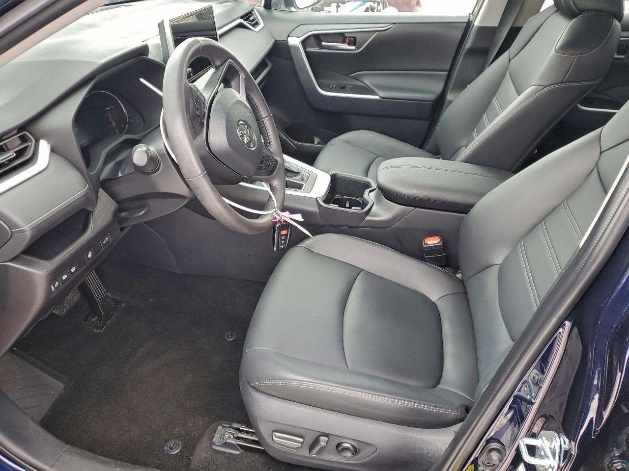 2025 TOYOTA RAV4 XLE PREMIUM photo 7