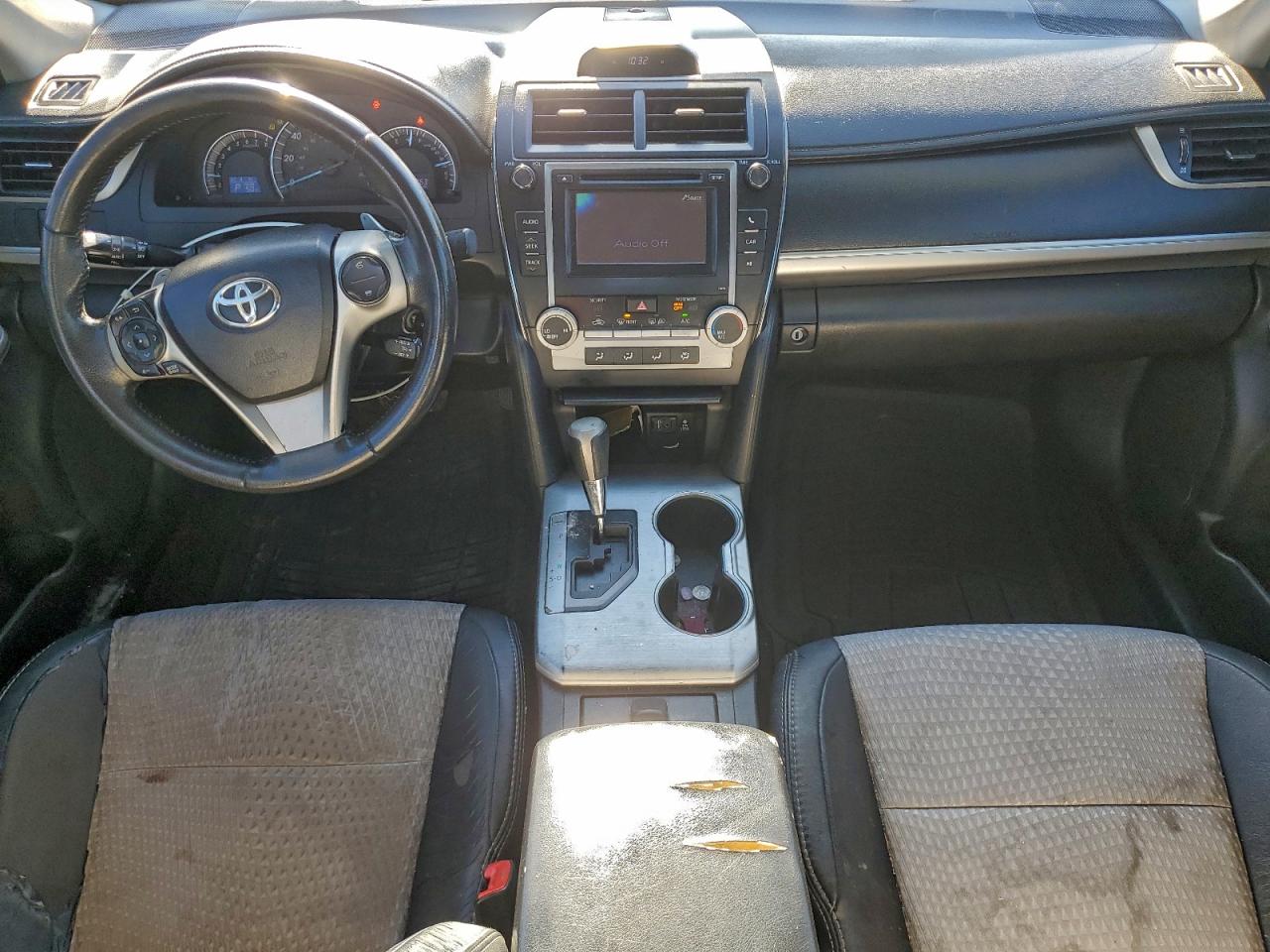 2013 TOYOTA CAMRY L photo 8