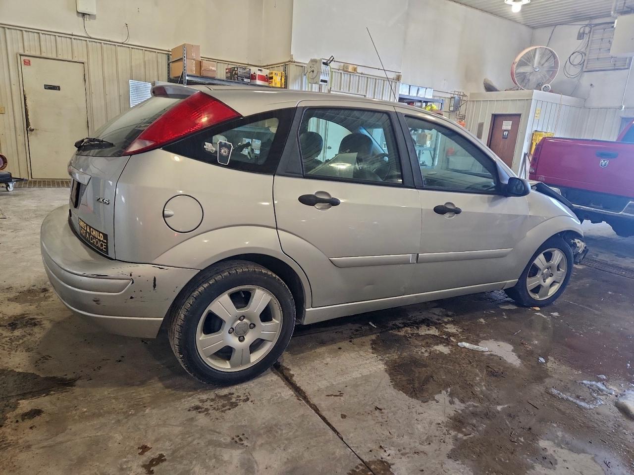 2005 FORD FOCUS ZX5 photo 3