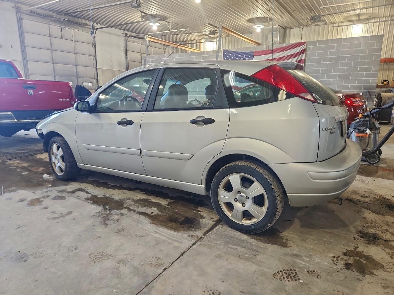 2005 FORD FOCUS ZX5 photo 2