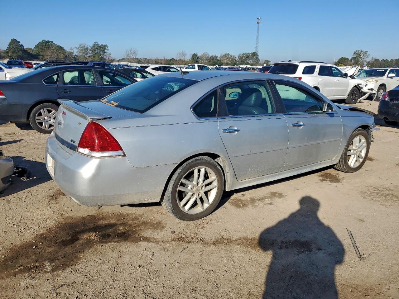 2010 CHEVROLET IMPALA LTZ photo 3