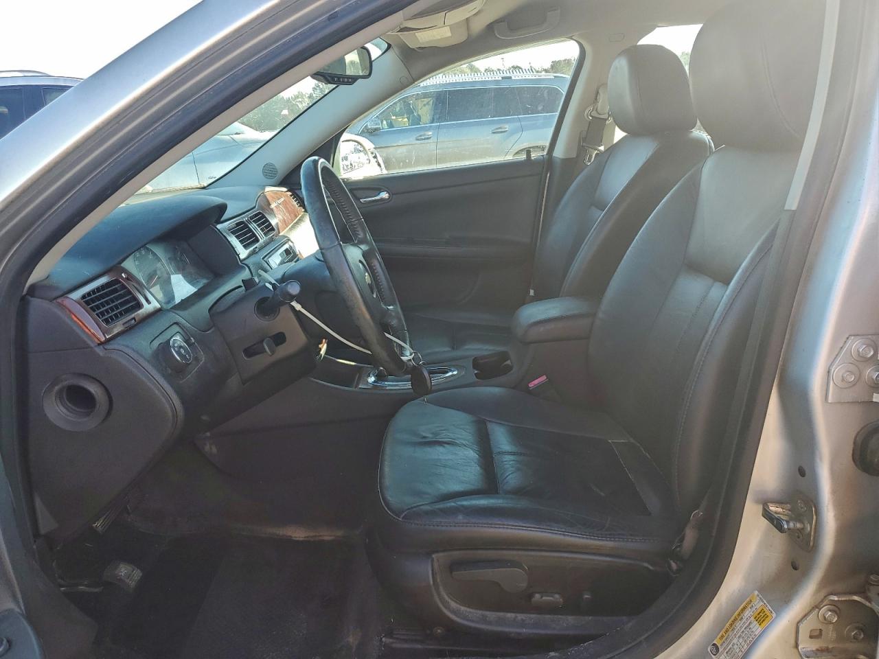 2010 CHEVROLET IMPALA LTZ photo 7