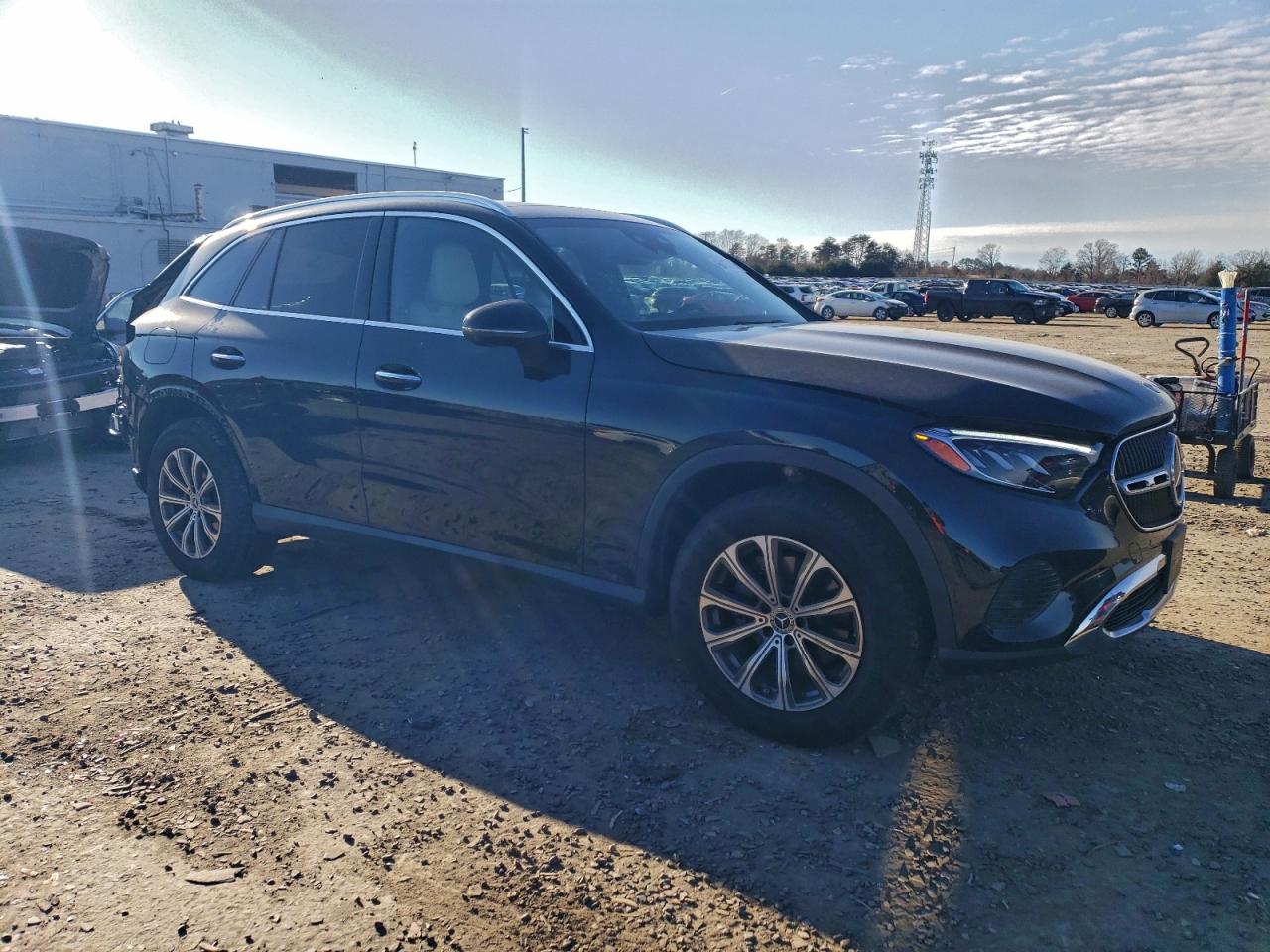 2025 MERCEDES-BENZ GLC 300 4MATIC photo 4