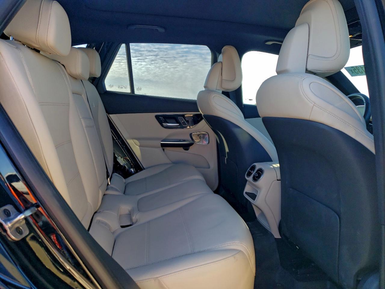 2025 MERCEDES-BENZ GLC 300 4MATIC photo 11