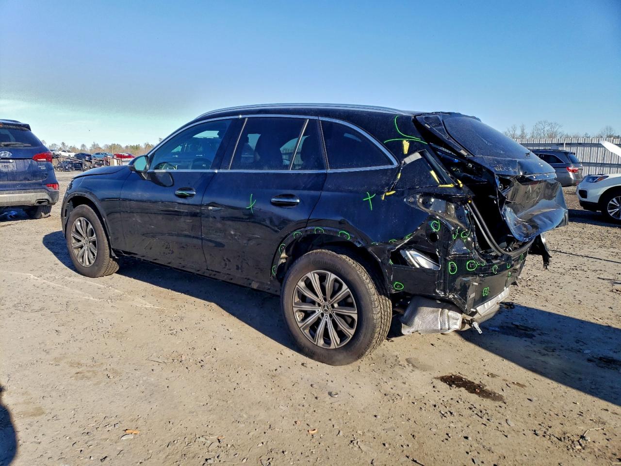 2025 MERCEDES-BENZ GLC 300 4MATIC photo 2