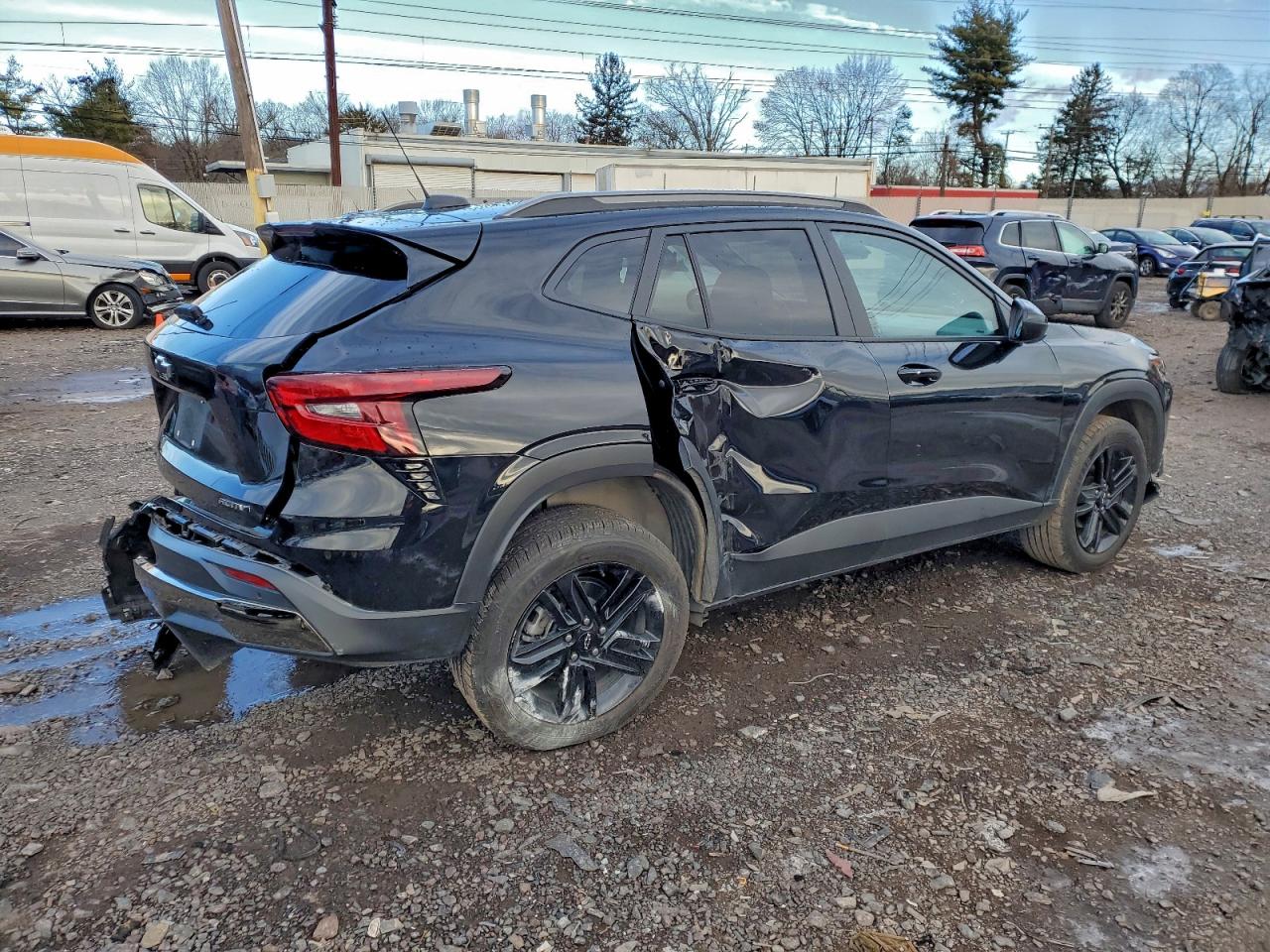 2025 CHEVROLET TRAX ACTIV photo 3