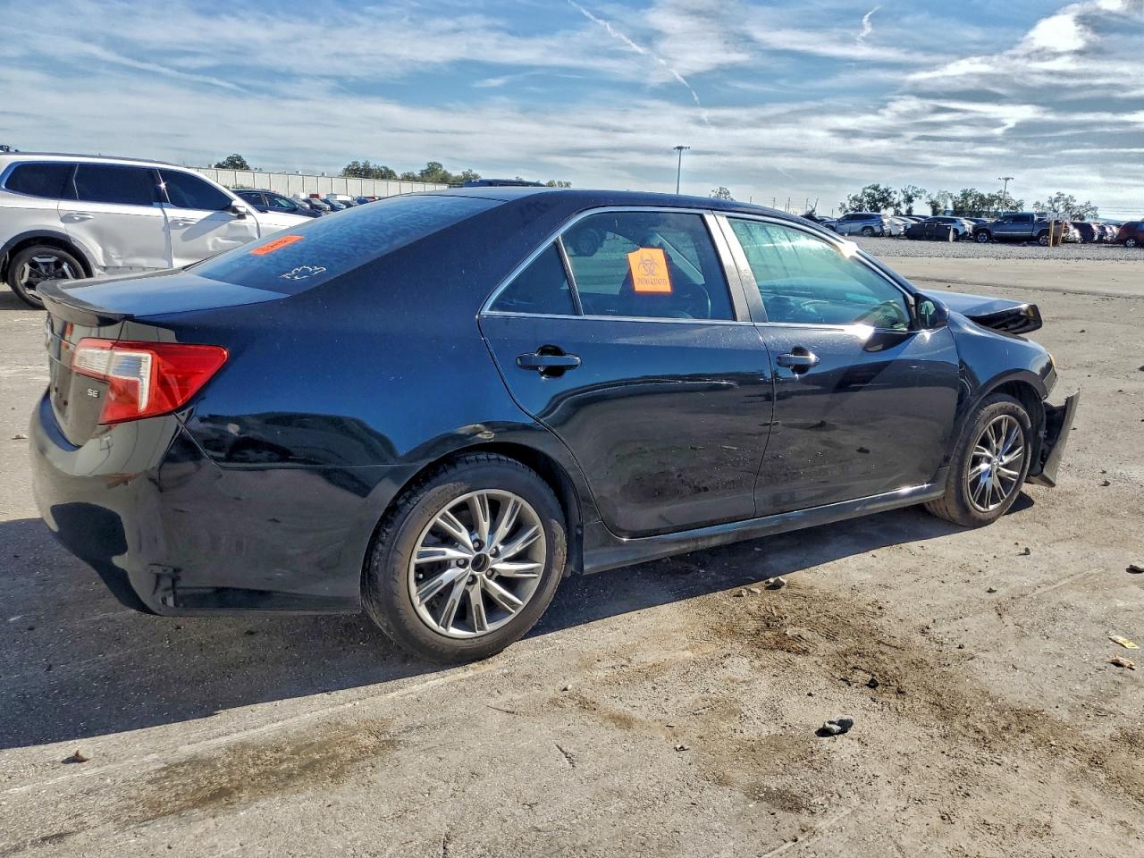 2014 TOYOTA CAMRY L photo 3