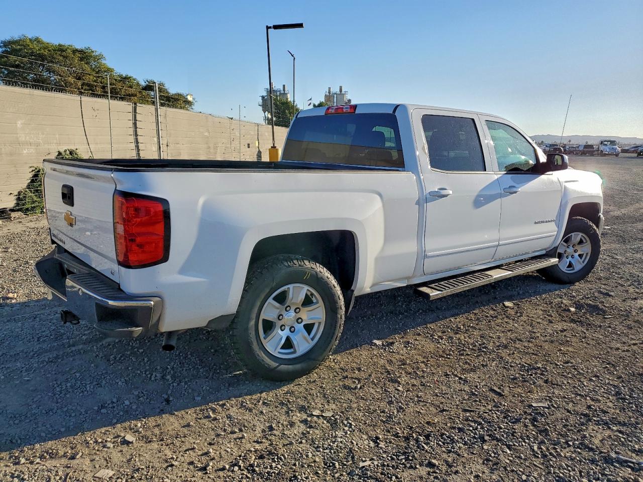 2016 CHEVROLET SILVERADO C1500 LT photo 3