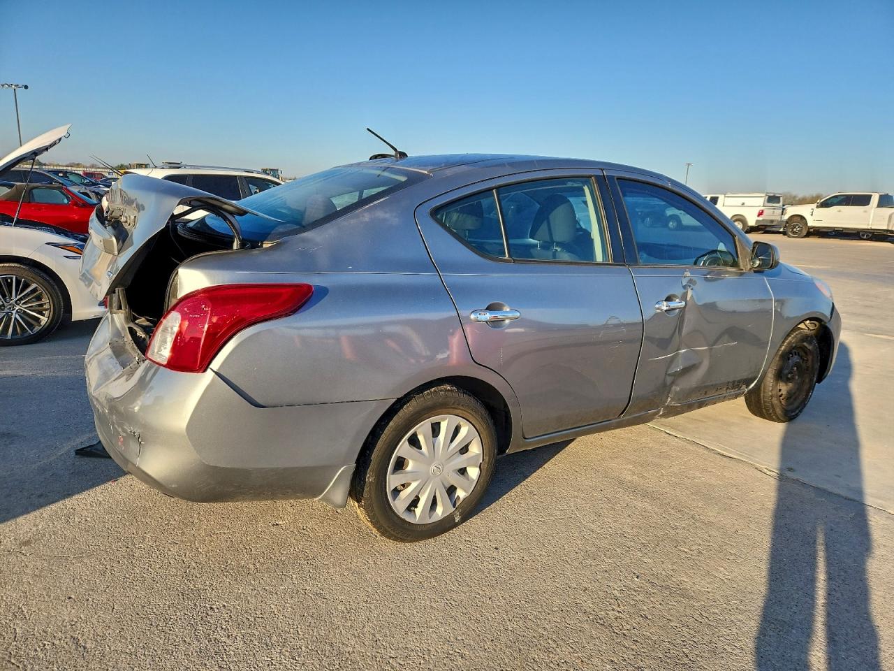 2012 NISSAN VERSA S photo 3