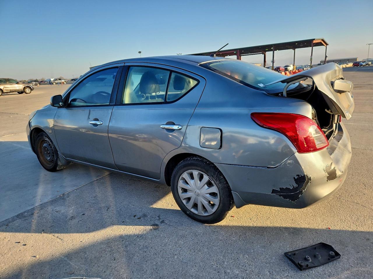 2012 NISSAN VERSA S photo 2