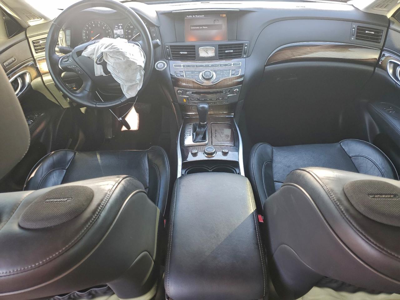 2015 INFINITI Q70L 3.7 photo 15