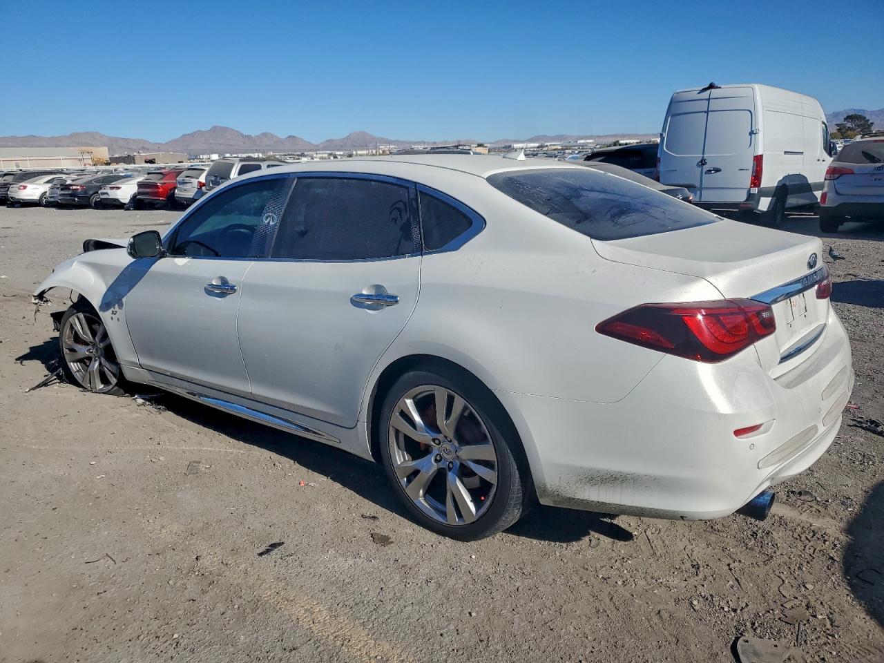 2015 INFINITI Q70L 3.7 photo 3