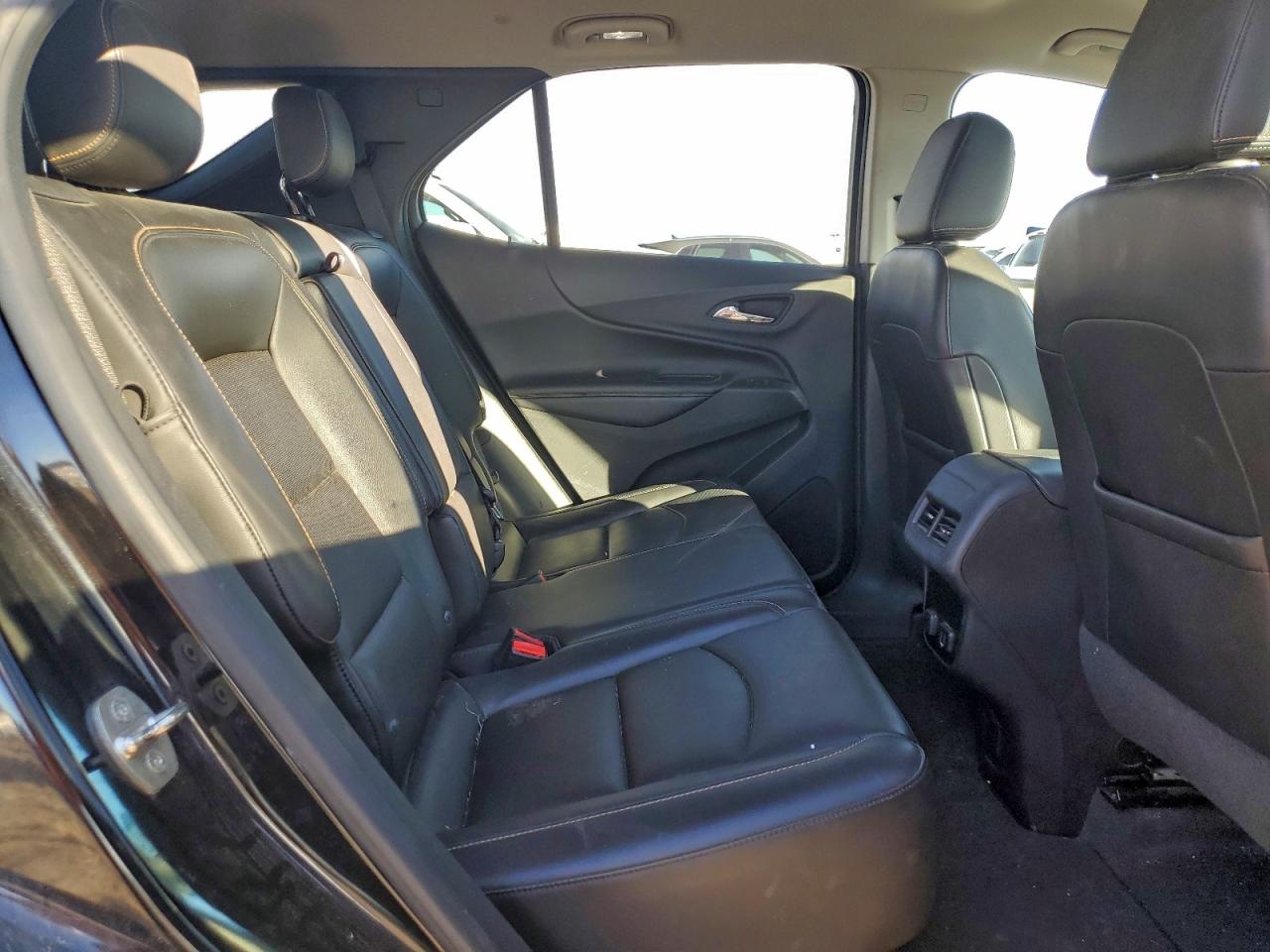 2018 CHEVROLET EQUINOX PREMIER photo 11