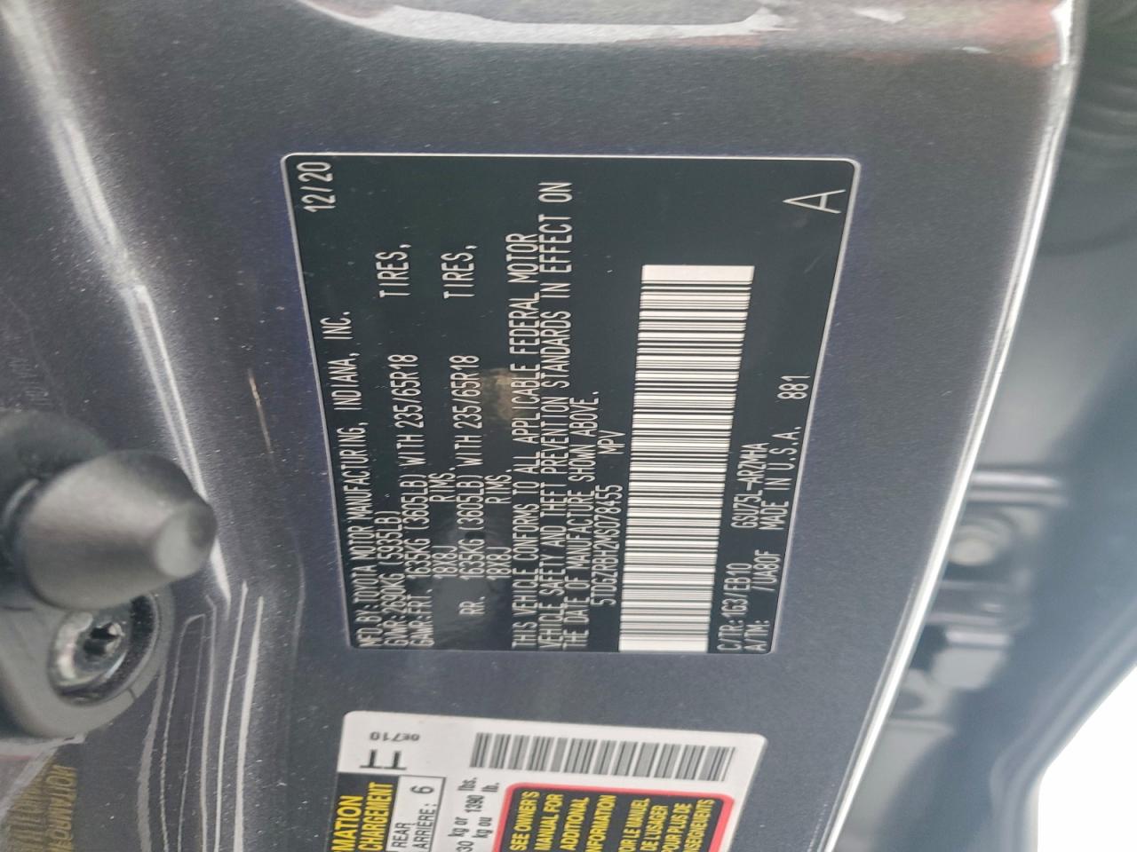 2021 TOYOTA HIGHLANDER XLE photo 13