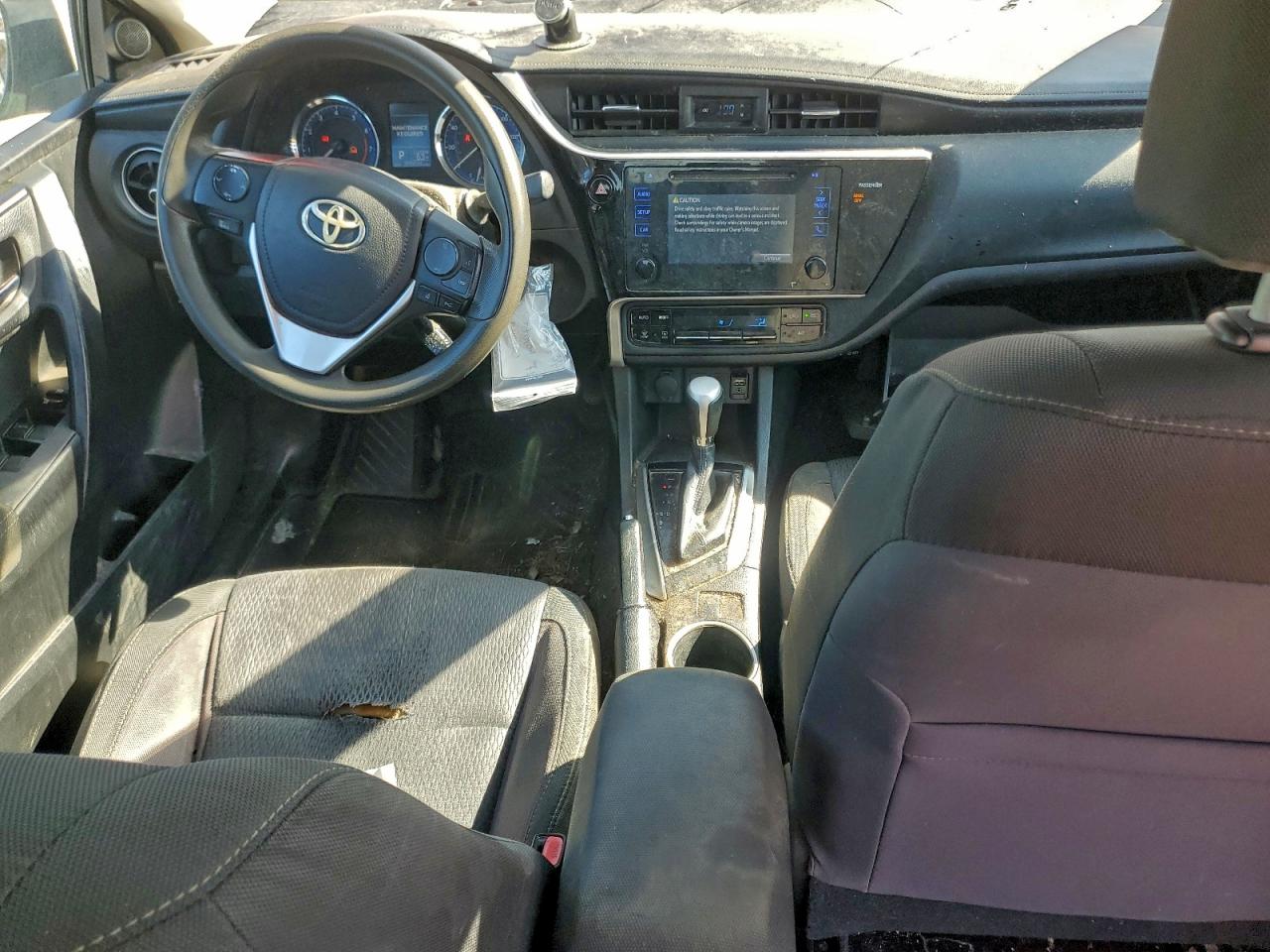 2017 TOYOTA COROLLA L photo 8