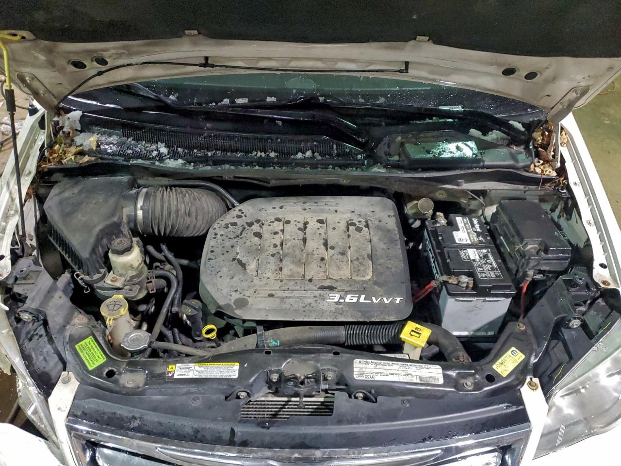 2011 CHRYSLER TOWN & COUNTRY TOURING L photo 12