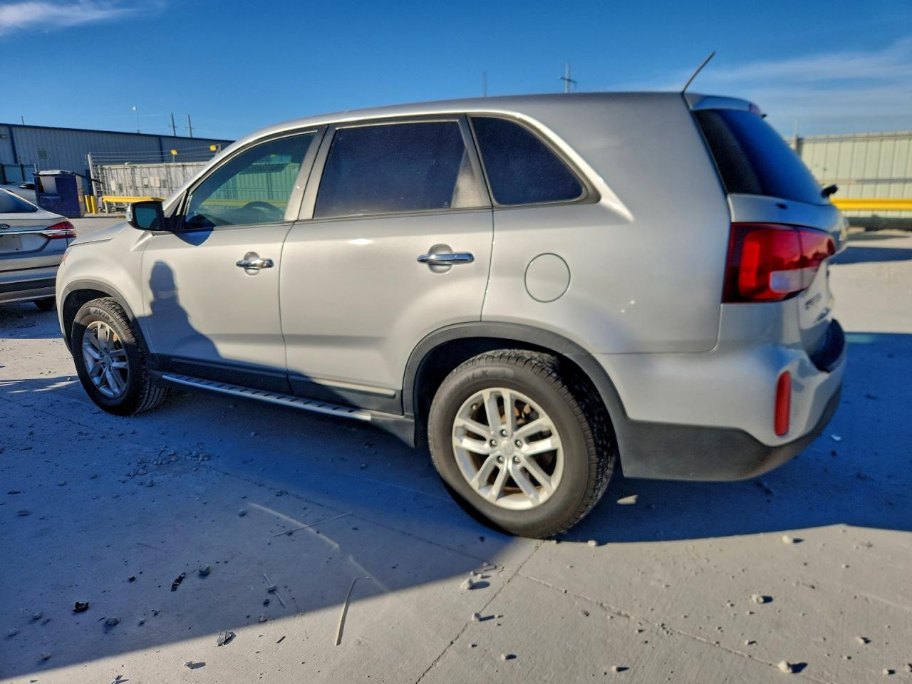 2015 KIA SORENTO LX photo 2