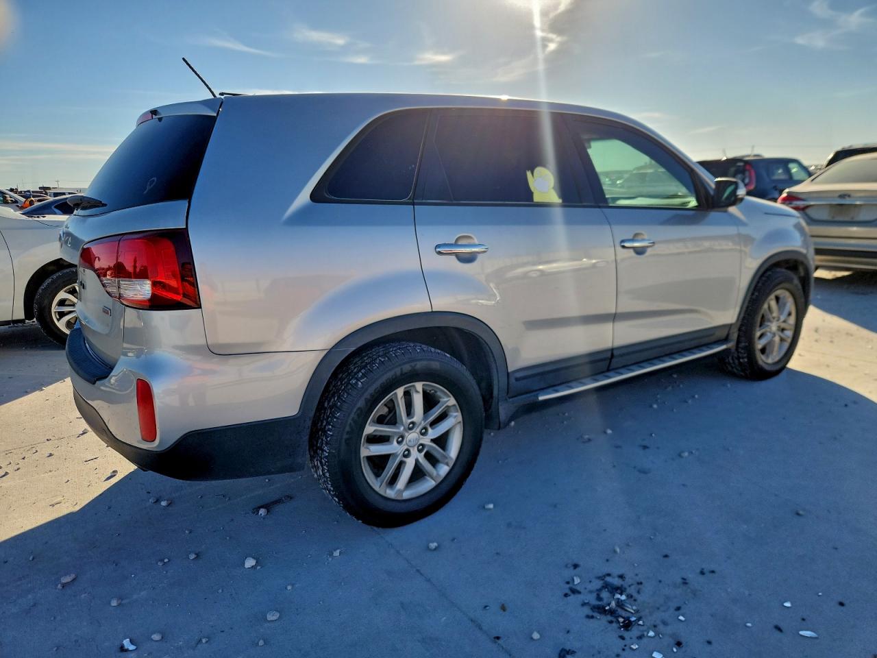 2015 KIA SORENTO LX photo 3