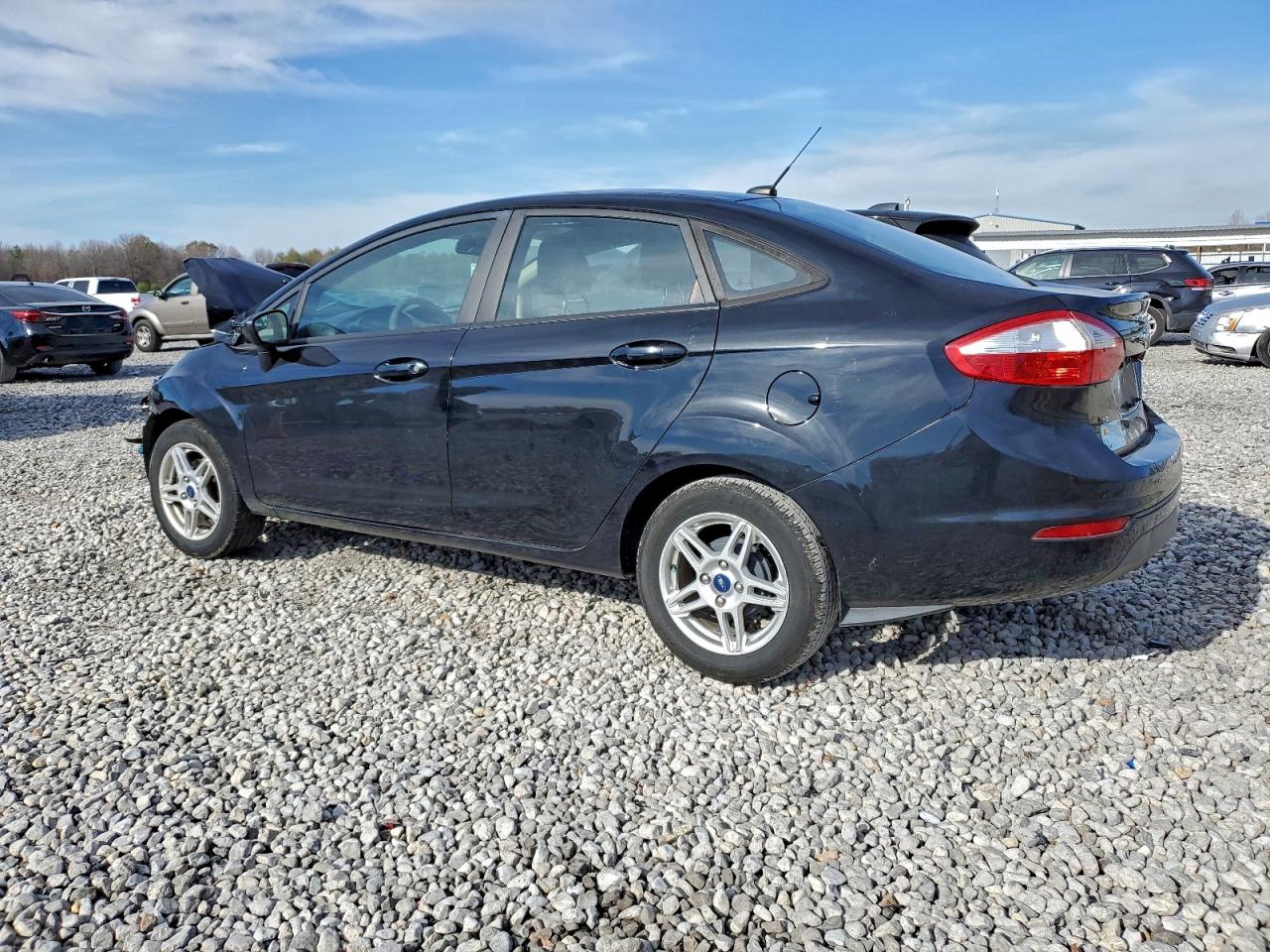 2019 FORD FIESTA SE photo 2