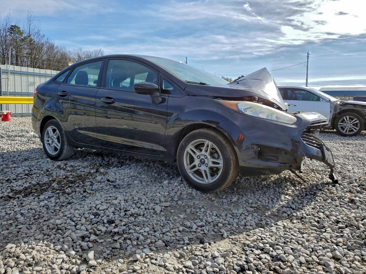 2019 FORD FIESTA SE photo 4