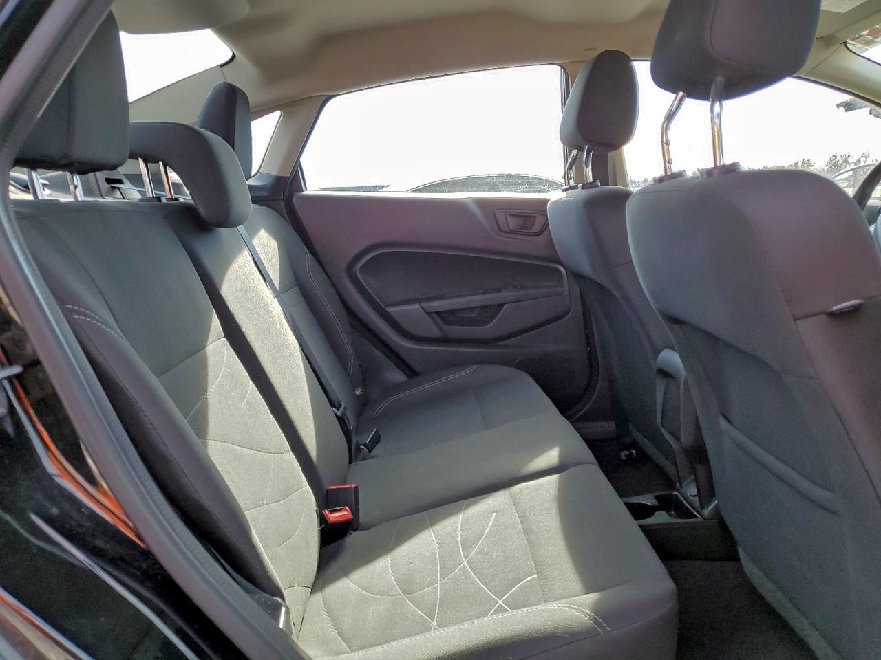 2019 FORD FIESTA SE photo 10