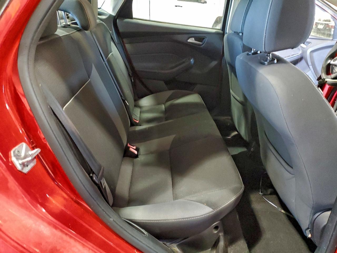 2014 FORD FOCUS SE photo 10