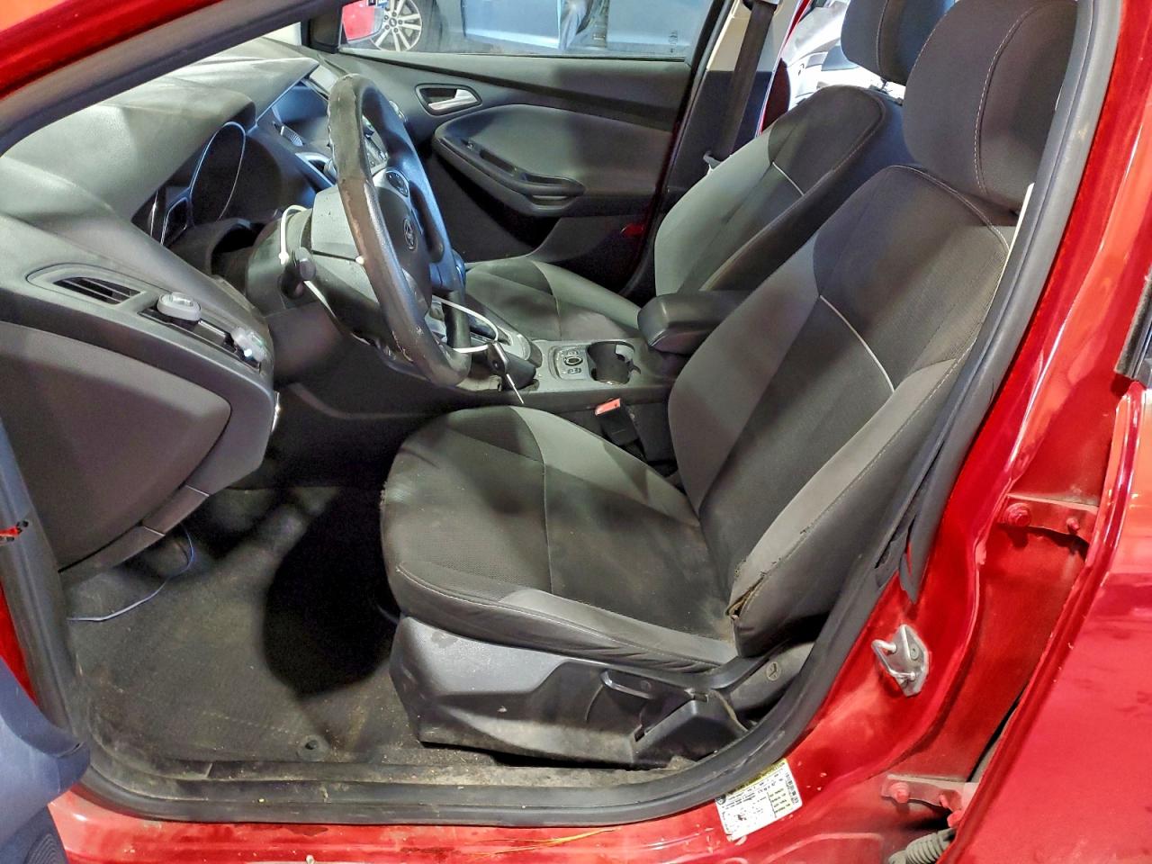 2014 FORD FOCUS SE photo 7