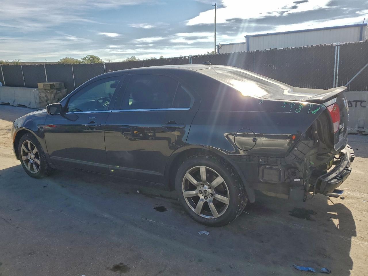 2010 MERCURY MILAN PREMIER photo 2