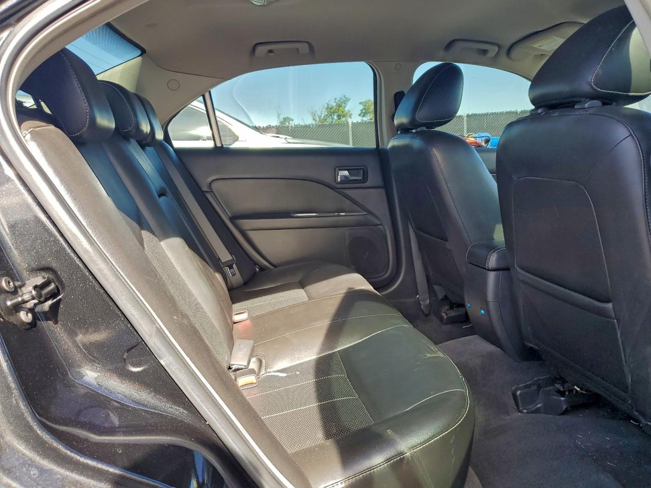 2010 MERCURY MILAN PREMIER photo 10