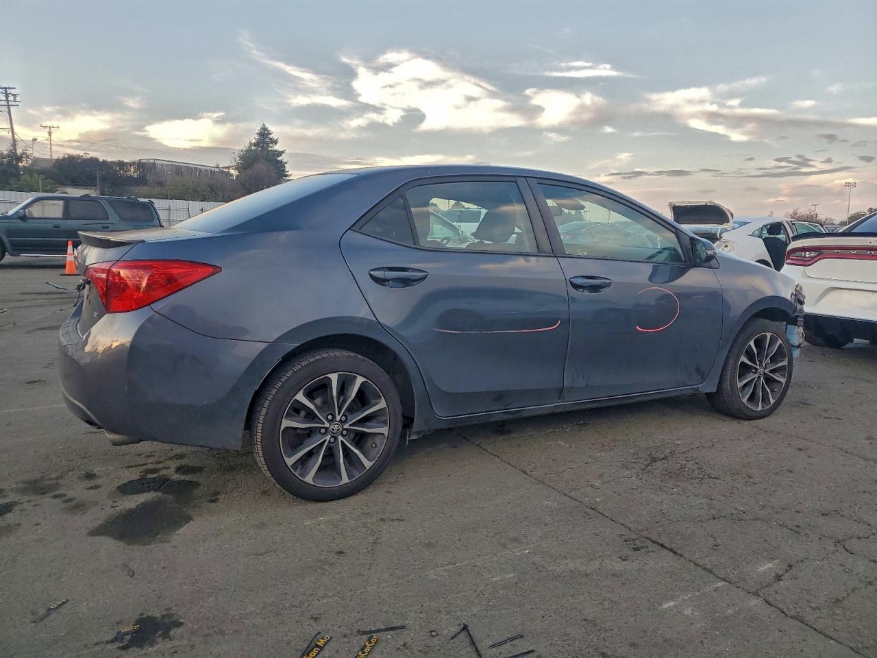 2019 TOYOTA COROLLA L photo 3
