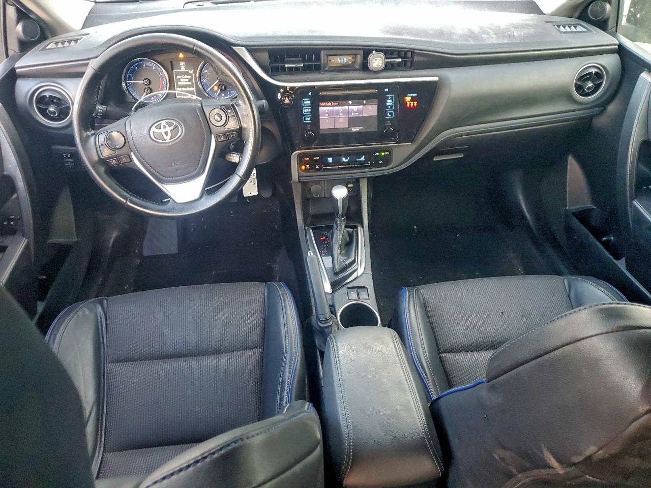 2019 TOYOTA COROLLA L photo 8