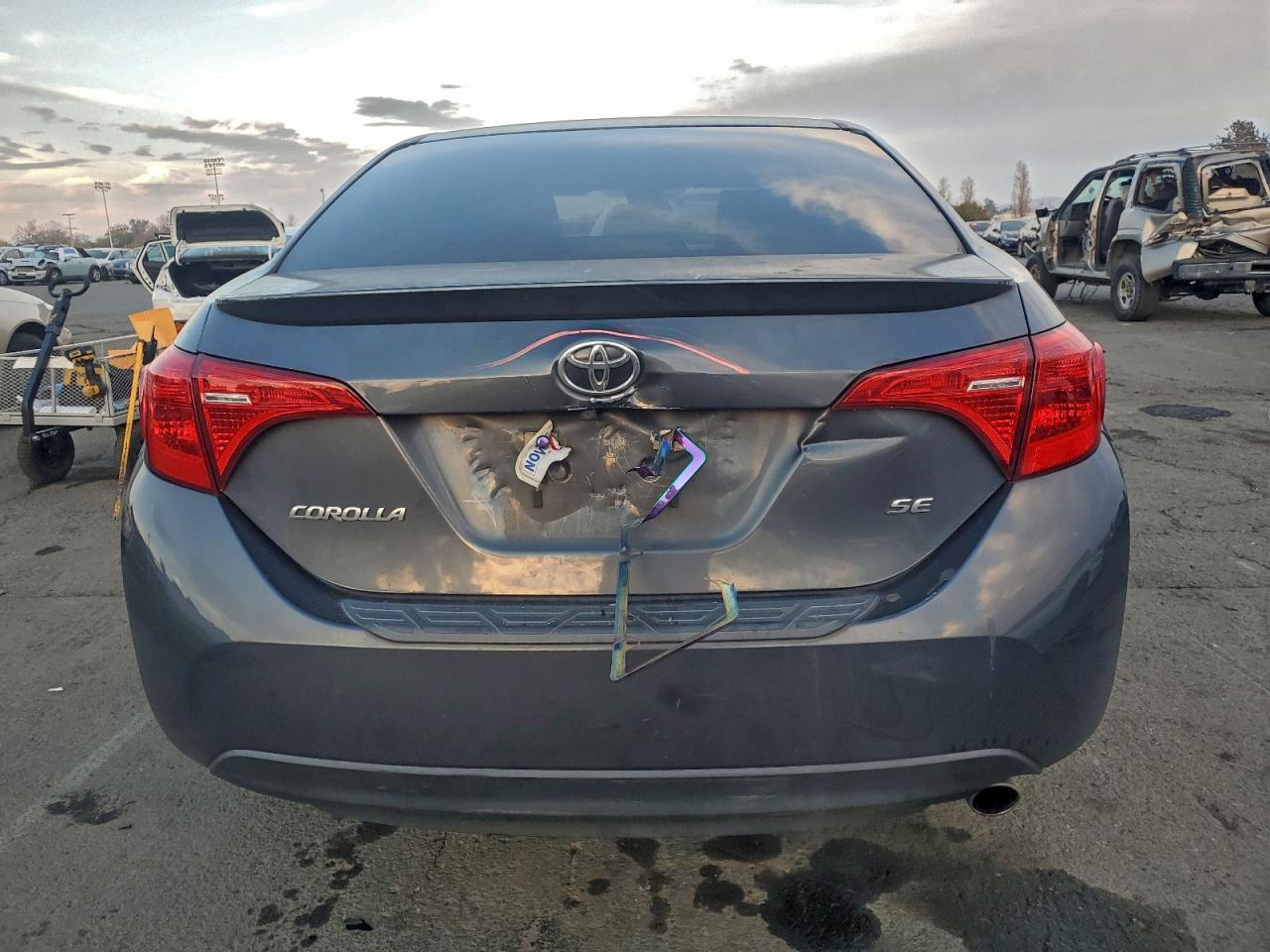 2019 TOYOTA COROLLA L photo 6