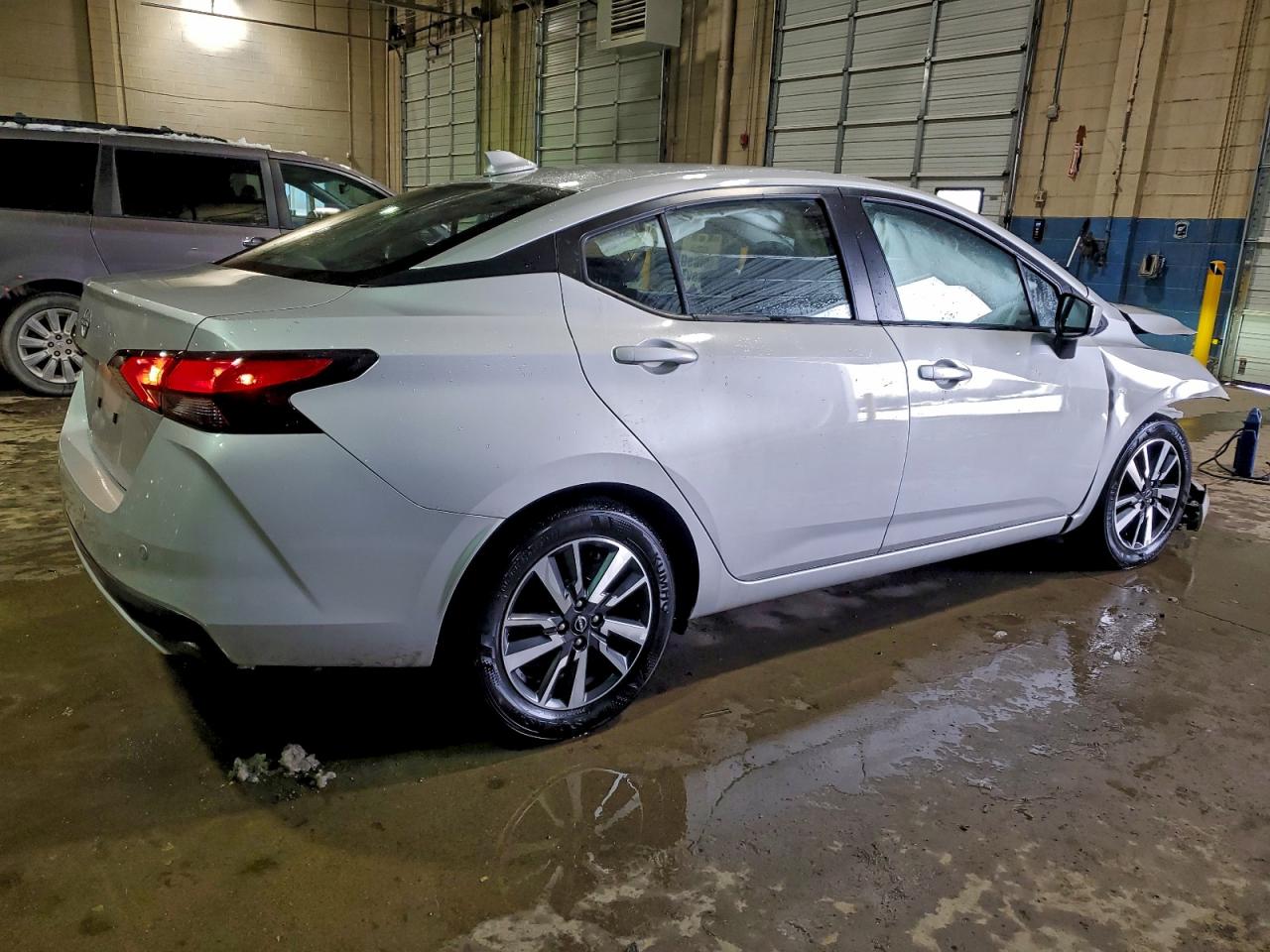 2025 NISSAN VERSA SV photo 3