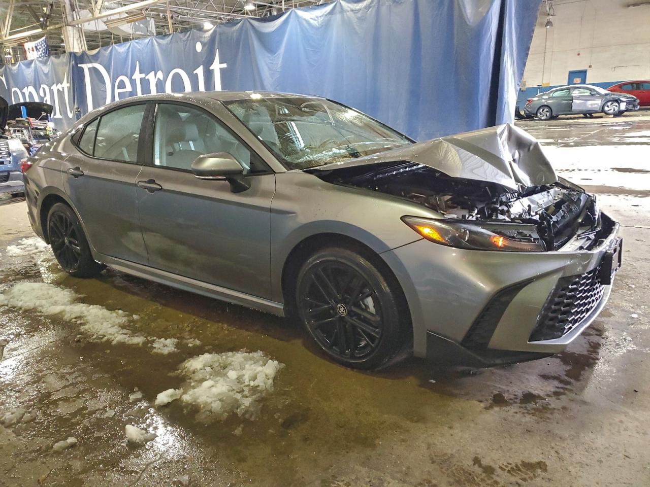 2025 TOYOTA CAMRY XSE photo 4