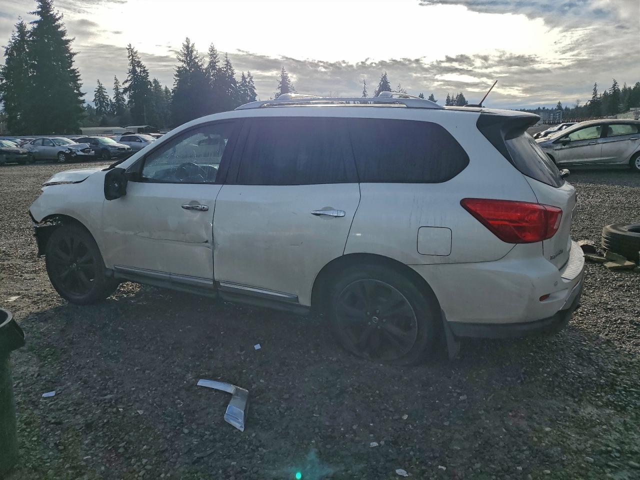2017 NISSAN PATHFINDER S photo 2
